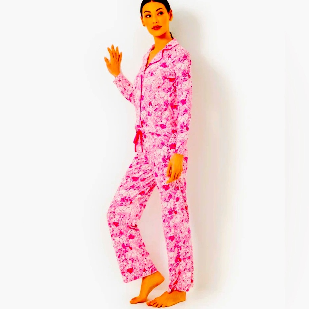 NWT! ❤️NEW 2025 PATTERN!❤️ Lilly Pulitzer PJ Pants Raspberry Rouge Size L - Picture 3 of 9